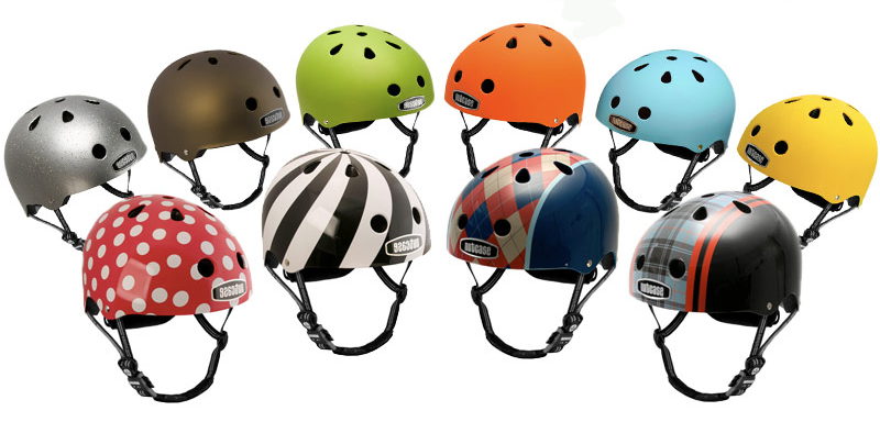 BMX шлемы отличаются от дорожных тем, что они больше похоже на горшок, но они крепче.