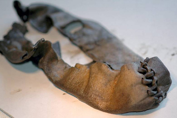 Самые старые сандалии на земле возраст 10 000 лет.